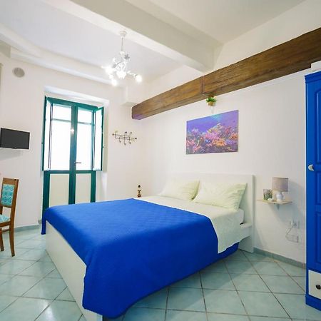 Apartamento Ti Porto Al Centro Unforgettable Moments Salerno Exterior foto
