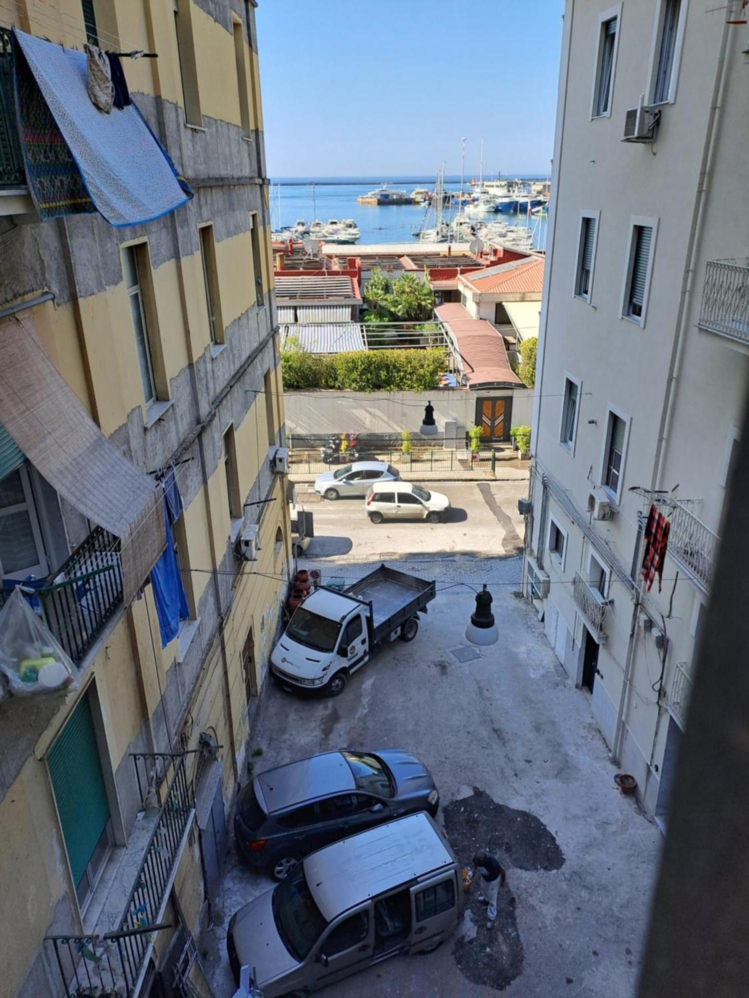 Apartamento Ti Porto Al Centro Unforgettable Moments Salerno Exterior foto